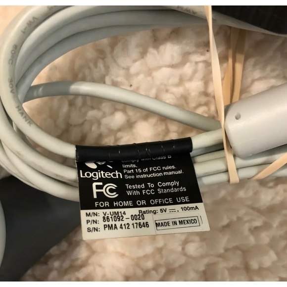 Logitech QuickCam Messenger + BASE M/N V-UM14 Web Camera MW - Picture 2 of 2